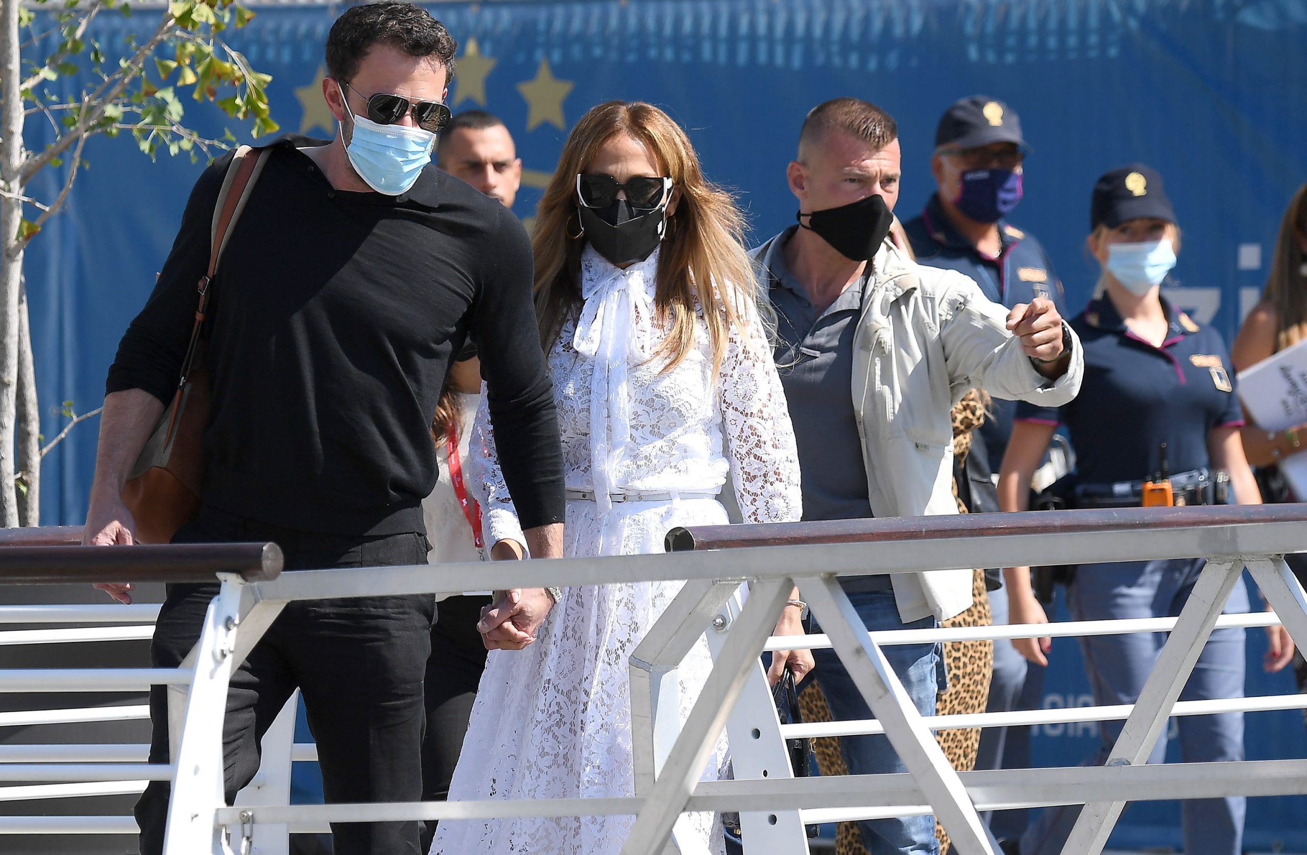 Jennifer Lopez esküvői ruhája (fotók, videó)