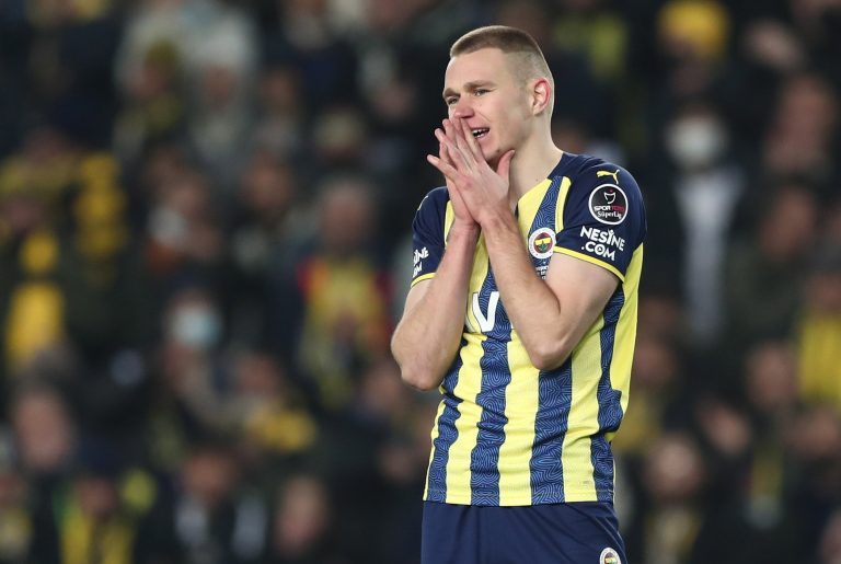 Török sajtóértesülések szerint Szalai Attila már a nyáron távozik a Fenerbahce csapatától