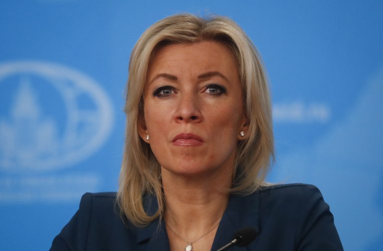 Marija Zaharova: „semmi sem akadályozza Boris Johnsont, hogy felfedezze az önmagában rejlő nőt”