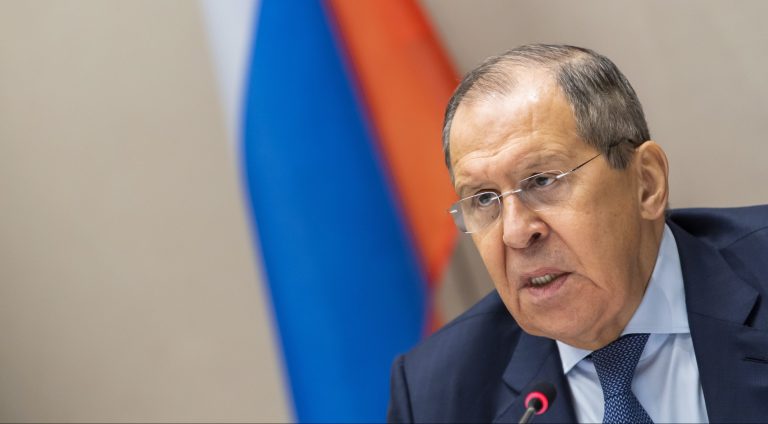 Lavrov: „Az amerikai és NATO-fegyverek pumpálása csak meghosszabbítja a konfliktust Ukrajnában”