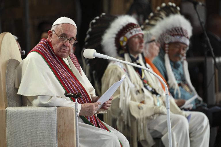 Ferenc pápa: „a visszavonulás ajtaja nyitva áll, bár a mai napig nem kopogtam rajta”