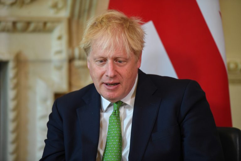 Orosz köztévé: a „dagi” Boris Johnson csak irigykedik, hogy Putyin milyen jó formában van