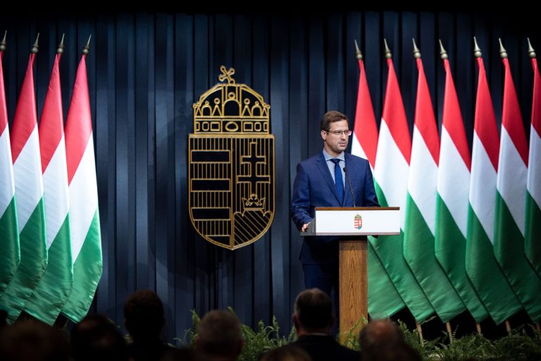 Gulyás: a magyar kormány 4 fontos területen is elfogadta az Európai Bizottság álláspontját a helyreállítási alap kapcsán