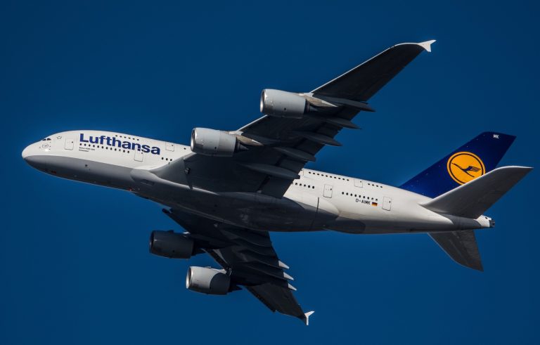 Sztrájkra készülnek a Lufthansa földi kiszolgálói, ismét káosz fog uralkodni a légiközlekedésben