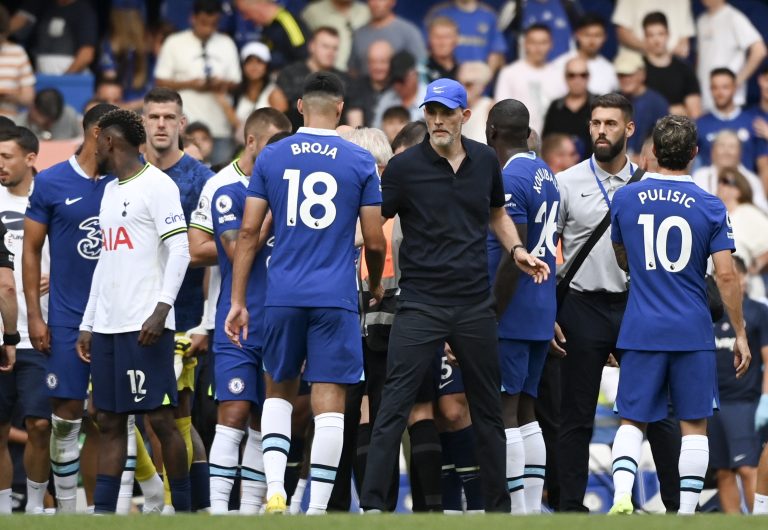 Hatalmas balhé a Chelsea-Tottenham-on, Contét és Tuchelt szét kellett választani (videó)