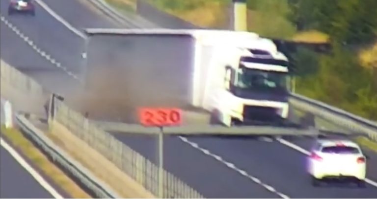Horrorisztikus kamionbalesetet vettek videóra az M3-ason, sokan meghalhattak volna