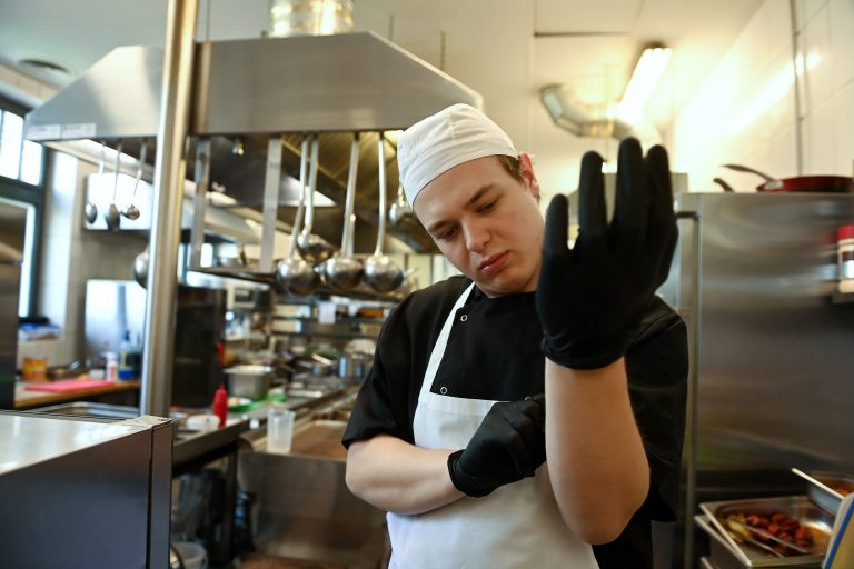 Fontos üzenetet kaptak az szja-mentes diákmunkások