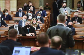 Jakab azt mondja, kapcsolják le a fűtést a parlamentben