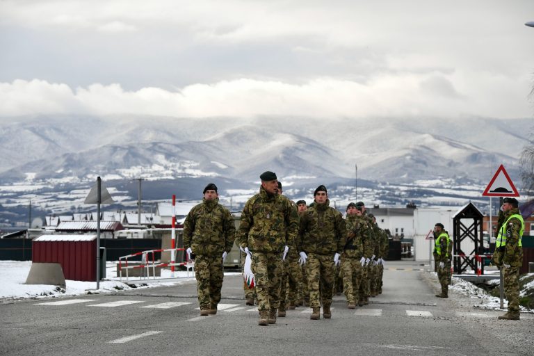 A NATO kész beavatkozni Koszovóban, ha szükség van rá