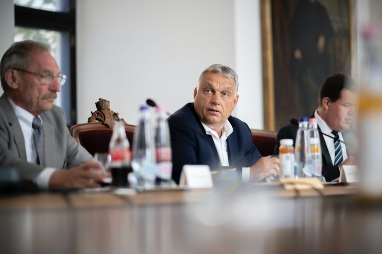 DK: amíg Orbán a miniszterelnök, napról napra rosszabbul fognak élni a magyarok