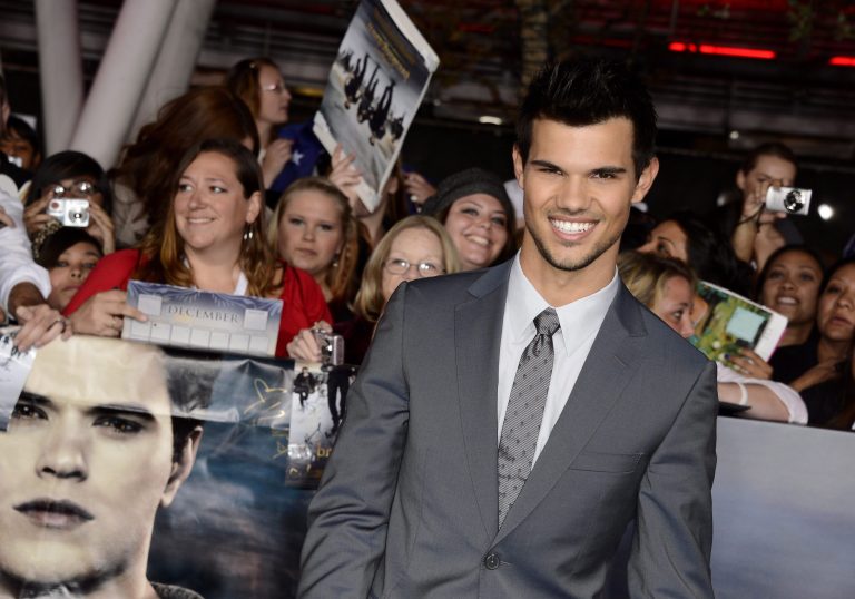 Taylor Lautner bejelentette, hogy a szintén Taylor keresztnevű menyasszonya felveszi a vezetéknevét