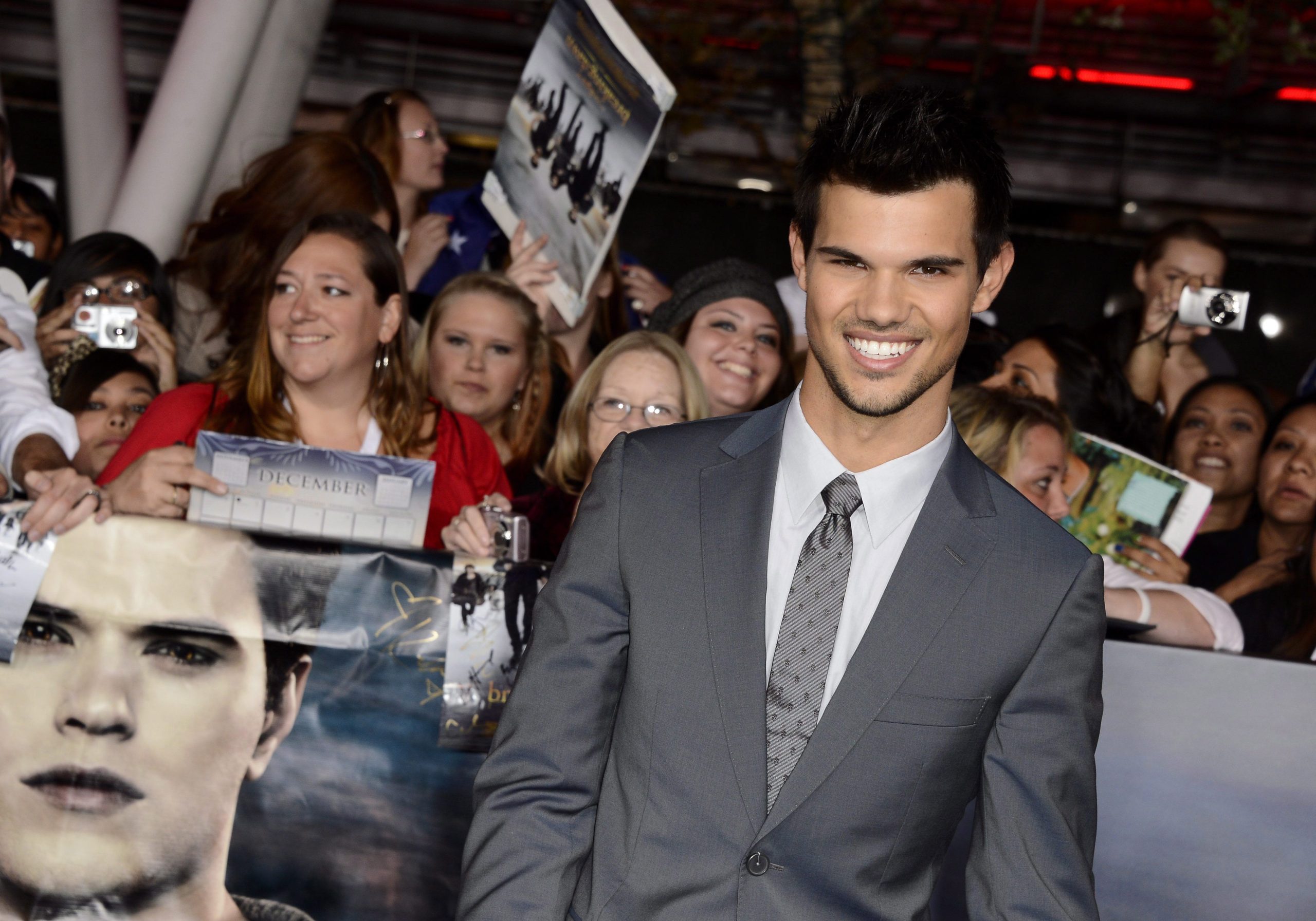 Taylor Lautner bejelentette, hogy a szintén Taylor keresztnevű menyasszonya felveszi a vezetéknevét