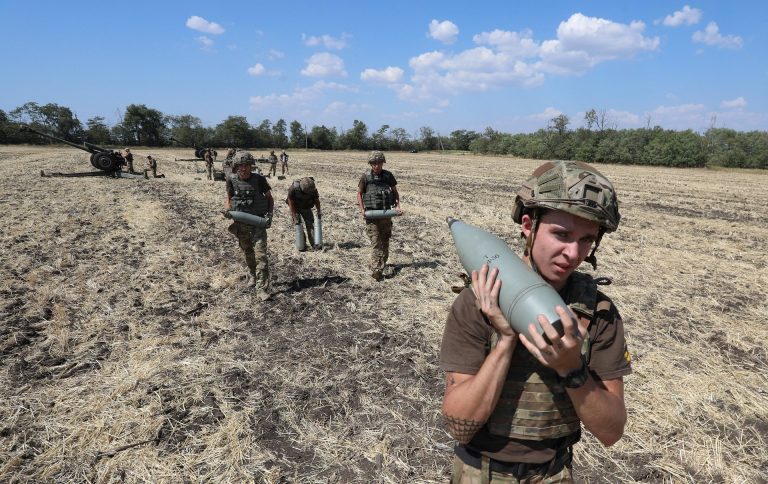 Oroszország egymillió rubeles jutalmat ajánlott fel az Azov ezred két parancsnokáért