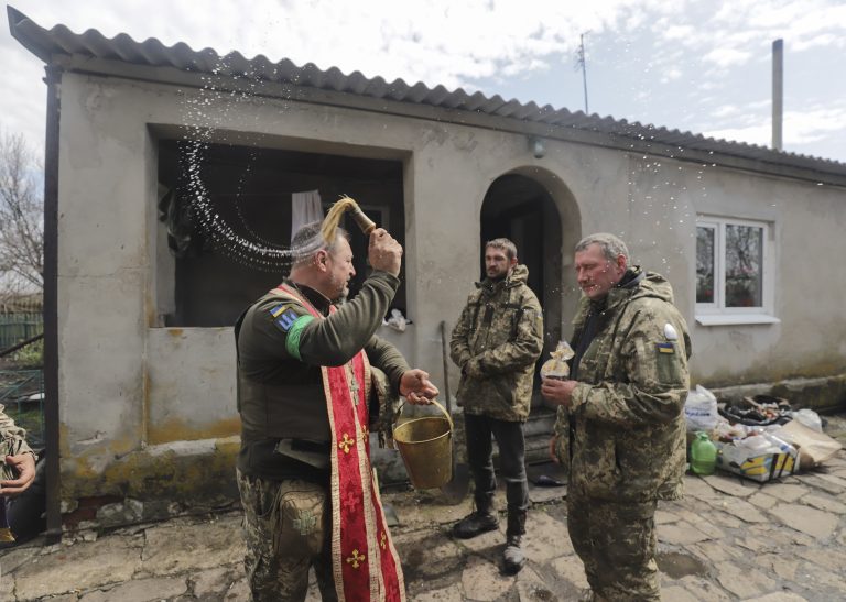 Helyzetjelentés a frontokról: Donyeck körül hevesek a harcok, Izjum rövidesen az ukránoké lehet