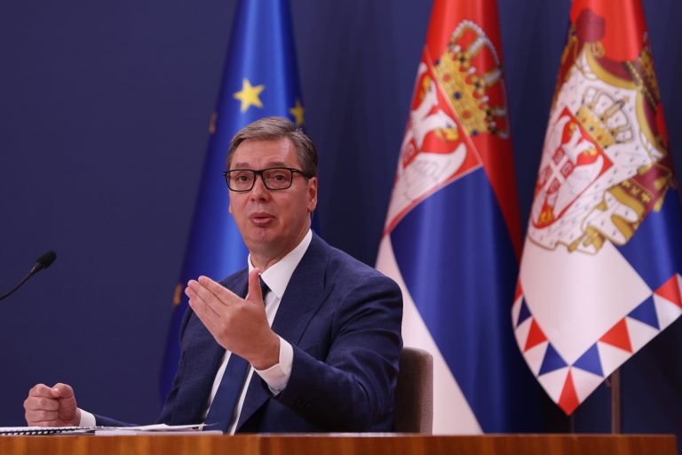 Ha a NATO nem lép közbe, Szerbia fogja megvédeni a Koszovóban élő szerb kisebbséget