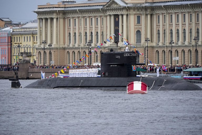 Mégsem vonják ki a forgalomból a Dmitrij Donszkoj atom-tengeralattjárót