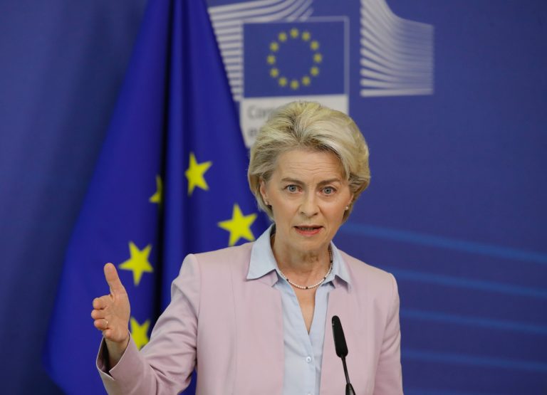 Von der Leyen: folytatódik Ukrajna anyagi támogatása, az újjáépítéshez rengeteg anyagi forrás kell