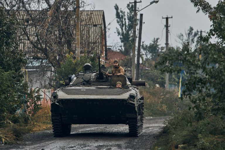 Ukrajna: az orosz hírszerzők és katonai parancsnokok menekülnek a Krímről