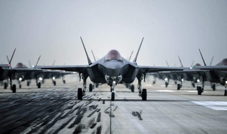 A Pentagon kínai alkatrészt fedezett fel az F-35-ösökben, leállítják a vadászgépek szállítását