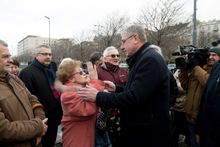 A Fidesz szerint  Gyurcsányék a magyar emberekre terhelték volna a háború árát