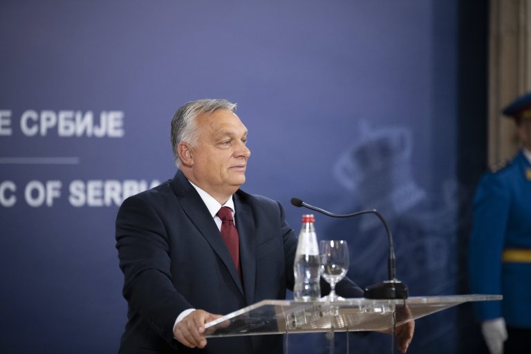 Orbán Viktor megtette a bejelentését: „Nemzeti konzultációt indítunk”