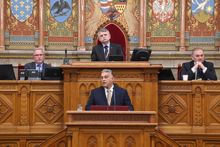 Orbán Viktor: a Nyugat ma a háború pártján áll, Magyarország pedig a béke oldalán