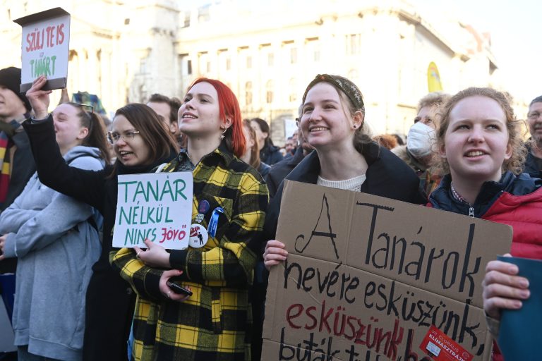 Az Emberi Jogok Európai Bíróságához fordulnak a pedagógus szakszervezetek a sztrájkjog megvonása miatt