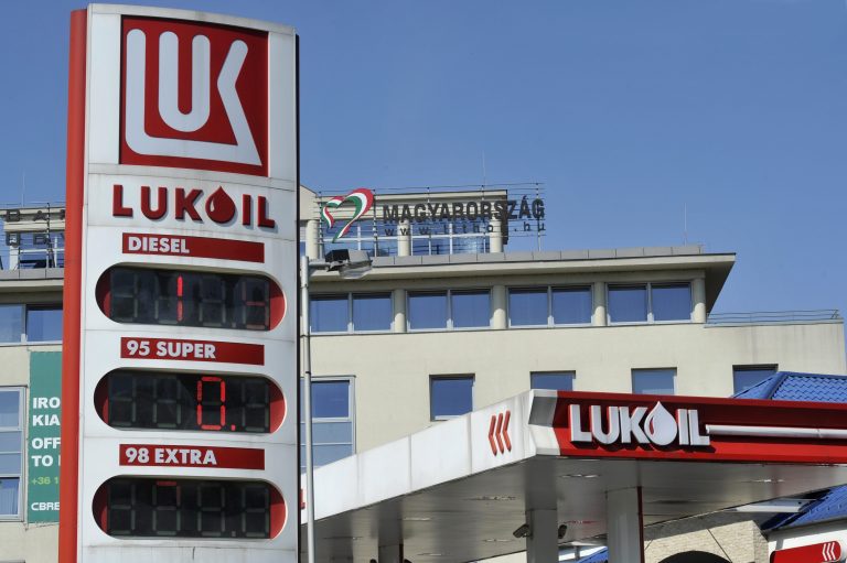 Újabb rejtélyes halál: kiesett a kórházablakon a Lukoil egyik vezető tisztviselője