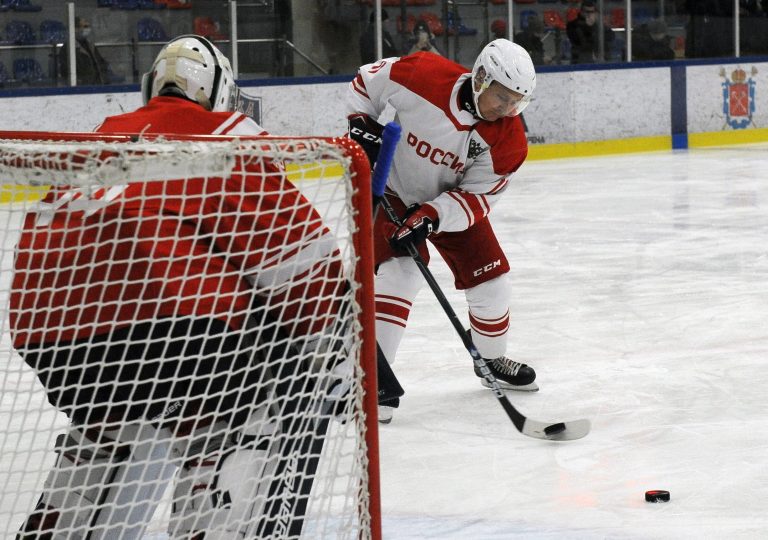 Az NHL elnökhelyettese állt ki az orosz jégkorongosok mellett