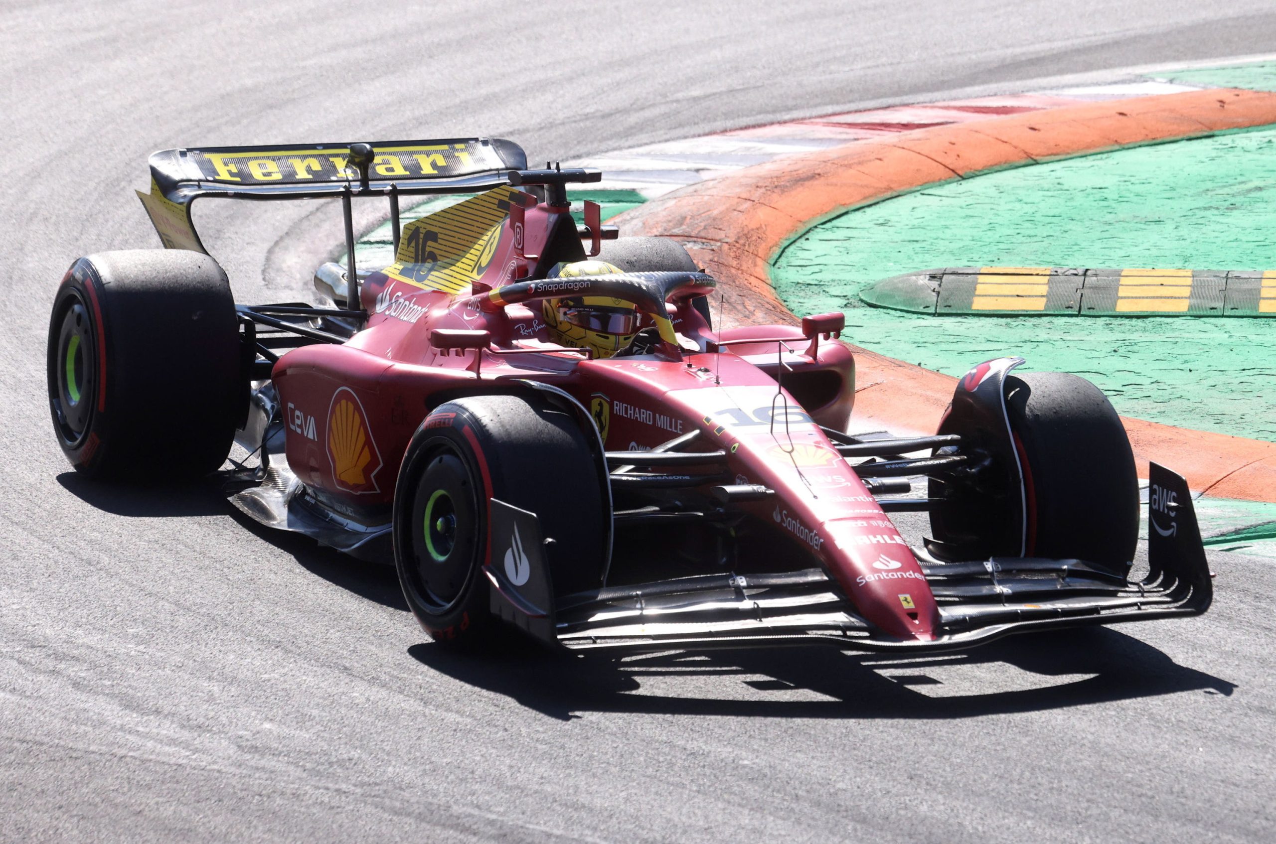 Az Olasz Nagydíjon végre összejött egy ideális Ferrari kiállás