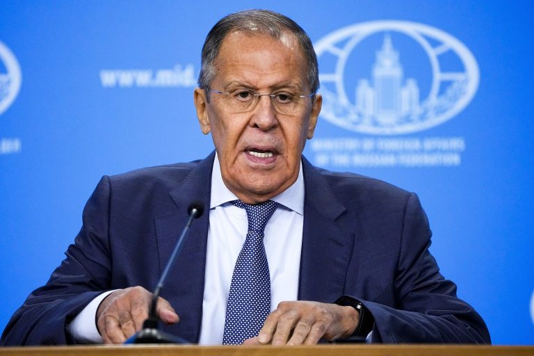 Szergej Lavrov: a Nyugat nyíltan elhallgatja az igazságot az ukrán erők bűncselekményeiről