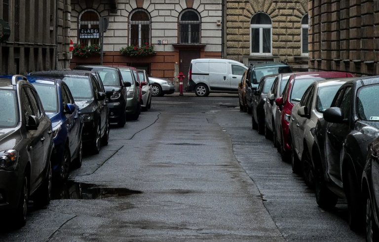 Mától már a parkolás is drágább lesz Budapesten