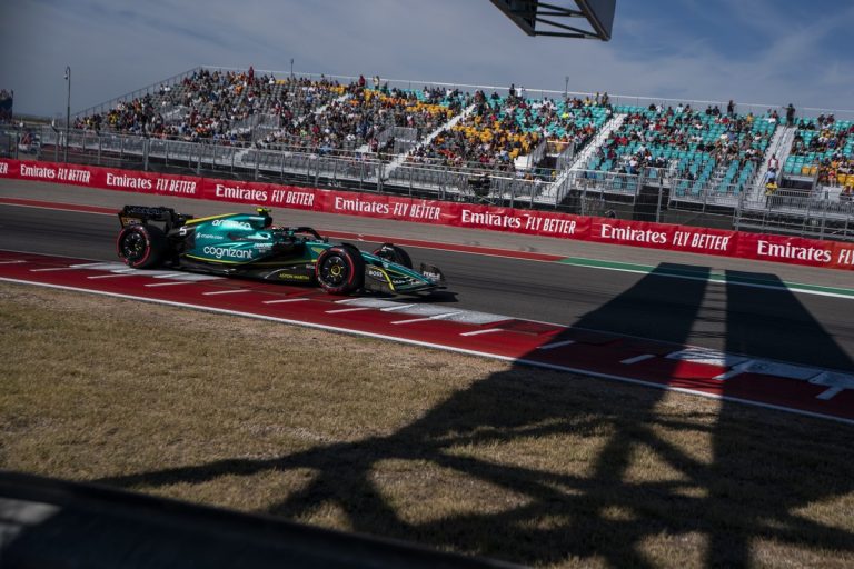 Amerikai Nagydíj: Vettel utolsó körét tanítani kellene az autóversenyzőknek