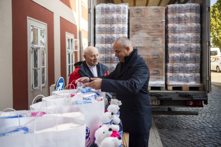 A Fidesz egyértelművé tette, az állam nem vonul ki a szociális ellátásból