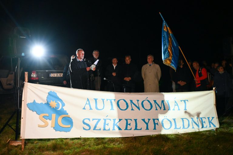 Székelyföld nem enged, őrtüzekkel üzentek a Székely Autonómia napján (galéria)