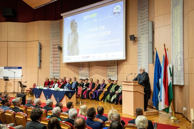 Bezárják a Szegedi Tudományegyetem épületeinek többségét