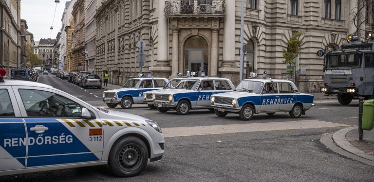 Rendőri felvezetés alatt született meg egy kisfiú Budapesten