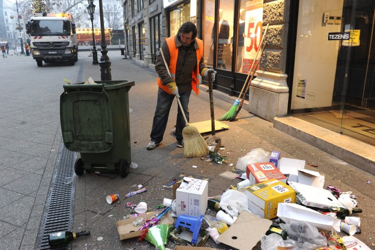 A polgármester szerint törvénytelen volt a pécsi szemétszállítók sztrájkja