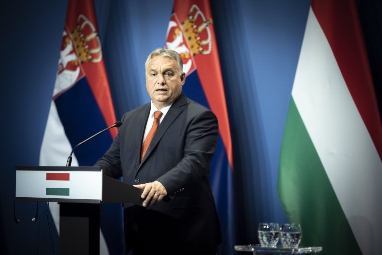 Különleges fotóval üzent Orbán Viktor az állatok világnapján