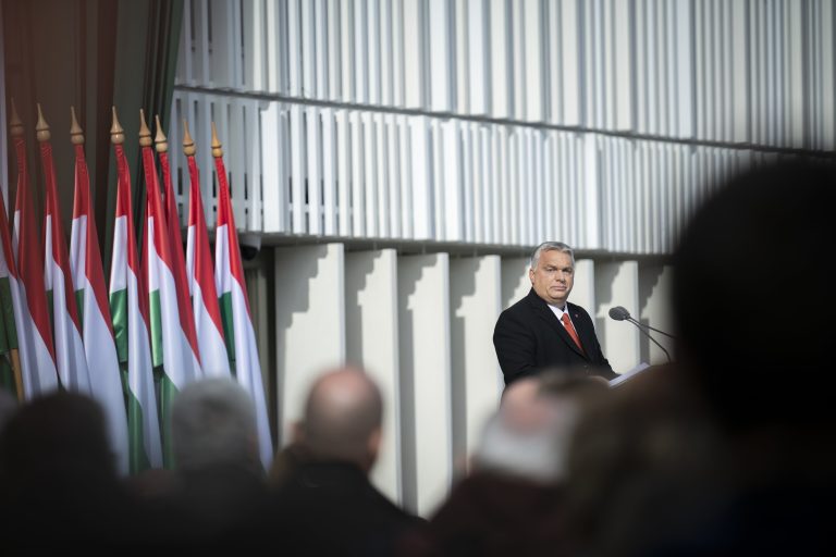 Tordai Bence szerint Orbán Viktor elbújt a nép elől