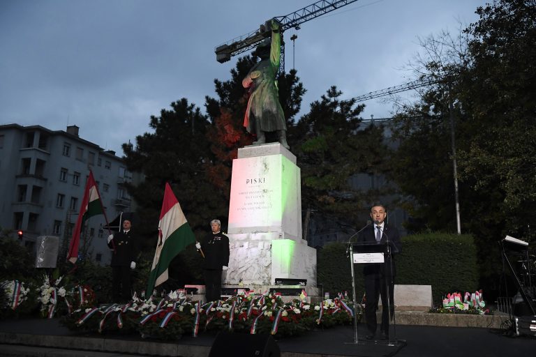 Lázár: Ha Kádár János 1956-ban nem árulja el Magyarországot, más lett volna a világ