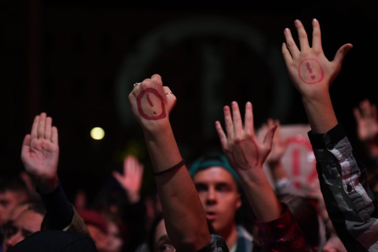 A Jobbik civil szervezésnek tartja a tanártüntetést, szeretnék, ha a DK nem segítene