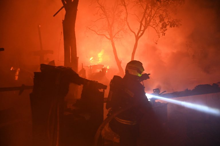 A Katasztrófavédelem videós anyaga a hétfő esti nagy csepeli tűzről