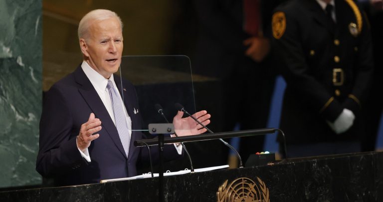 Joe Biden szerint a kubai rakétaválság óta nem volt ilyen közel egy atomháború