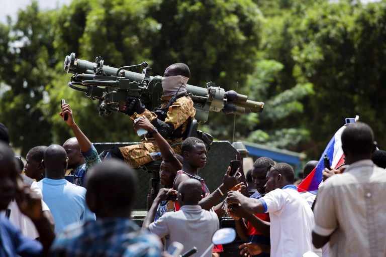 Legalább 11 embert öltek meg a dzsihadisták egy Burkina Faso-i rajtütés során