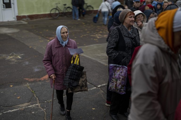 Nyolc hónapja rejtőzködik egy mikolajivi pincében egy idős nő a családjával