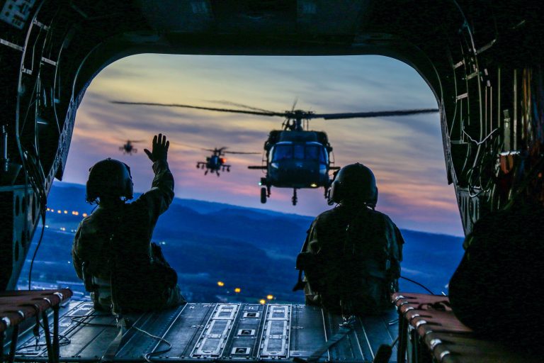 Helikopteres harcászati tanfolyam miatt hétfőtől nagy zaj várható két megyében