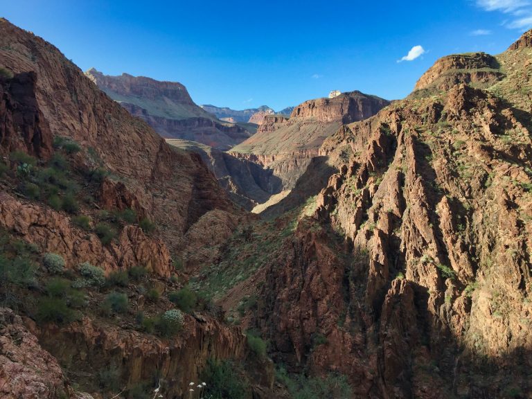 Közel 60 méter mélyen rekedt öt turista a Grand Canyon barlangokban