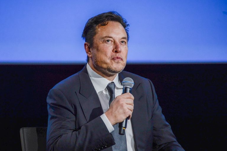 Elon Musk a republikánusok felé terelné a független szavazókat