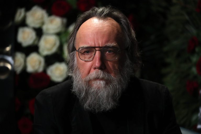 Alekszandr Dugin: „Oroszország szent háborút vív az antikrisztus ellen”